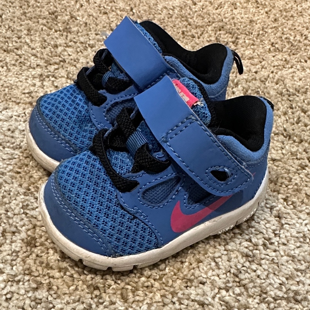 Nike Kids Blue and Pink Shoes Sz infant 2c